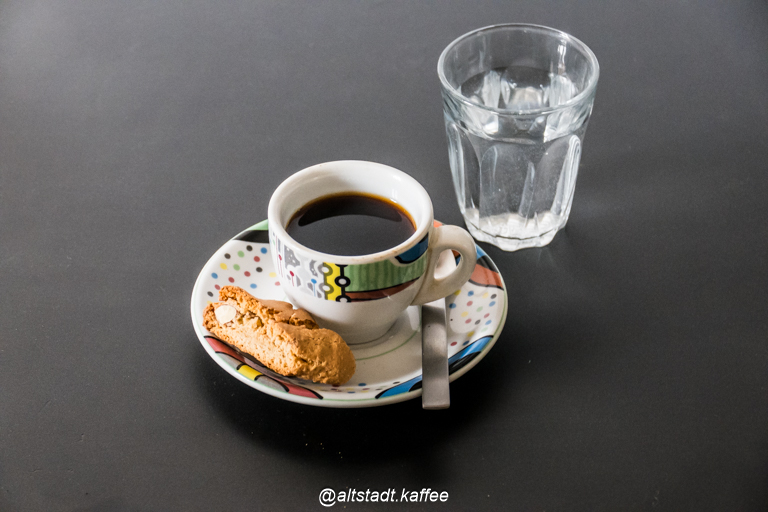 Art Espresso with Cantuccino