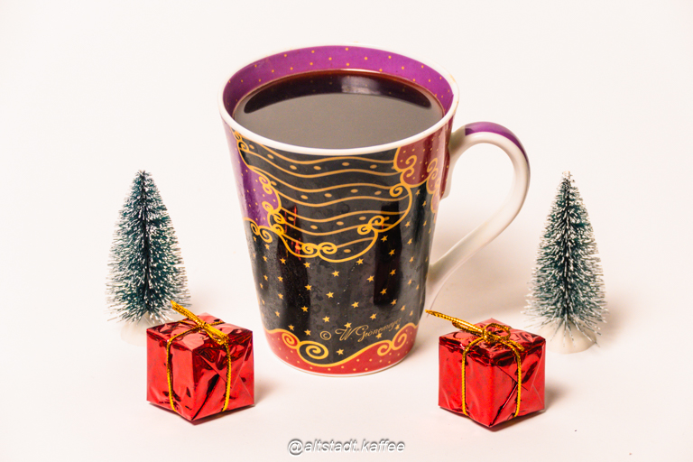 Xmas Coffee with Red Present